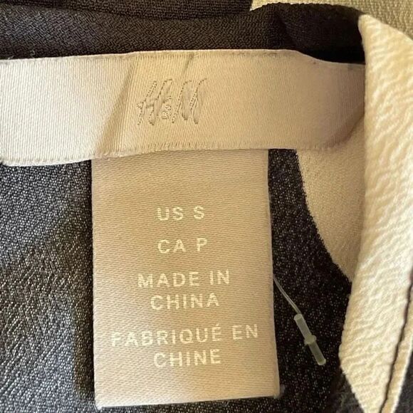 H& M Black Cream Key Hole Button Back Closure Abstract Round Neck SZ S #1588 - Picture 8 of 13